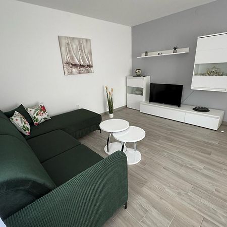 Apartments Elvira คิร์ก ภายนอก รูปภาพ