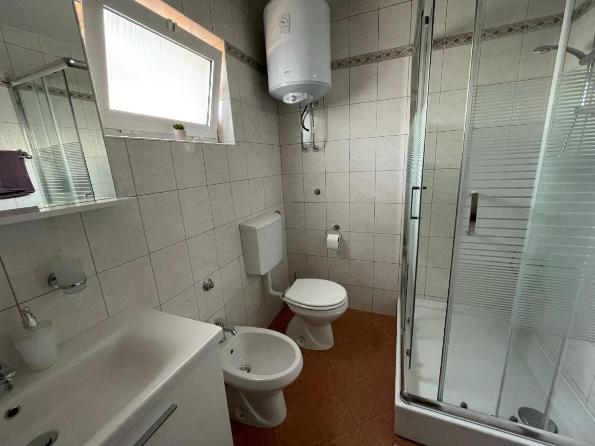 Apartments Elvira คิร์ก ภายนอก รูปภาพ