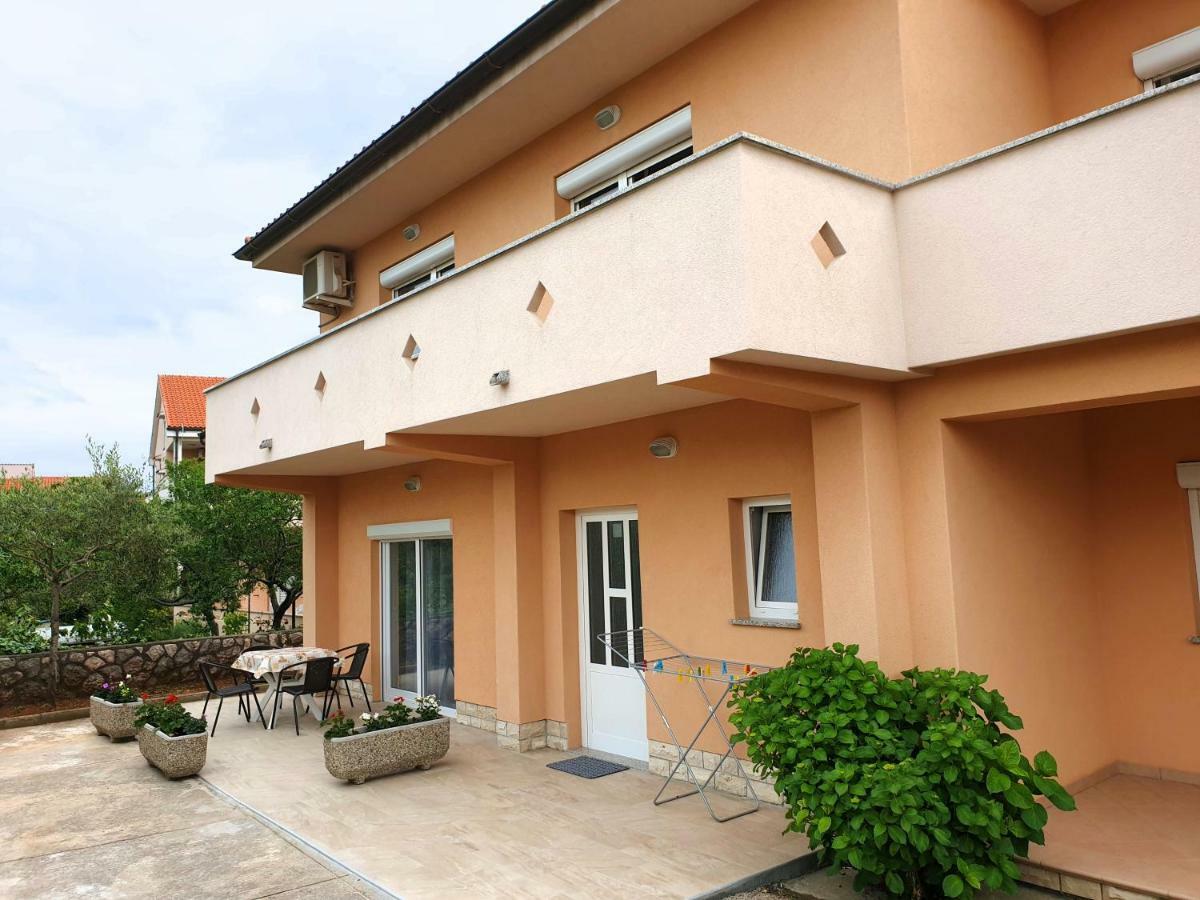 Apartments Elvira คิร์ก ภายนอก รูปภาพ